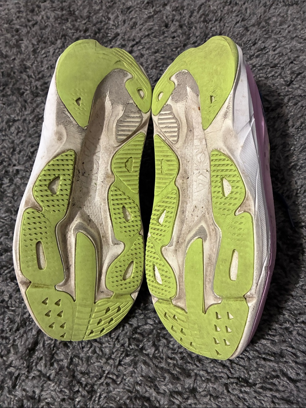 Pink Hoka sky flow - Picture 3 of 8